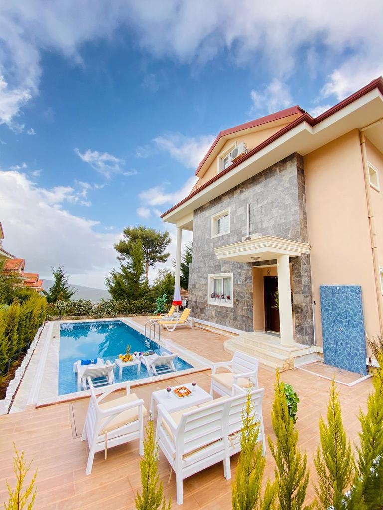 3 Bedrooms Villa for Rent in Fethiye Ovacık Private Pool Garden
